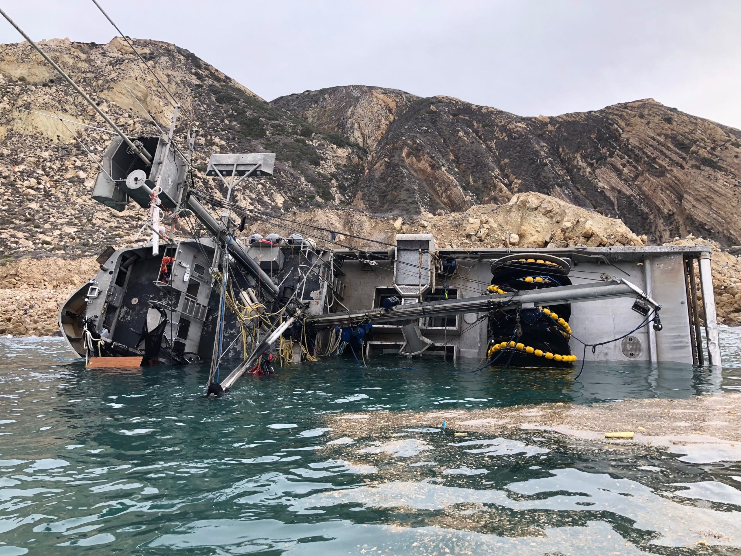 Commercial fishing company to pay $100,000 for oil spill in Channel Islands